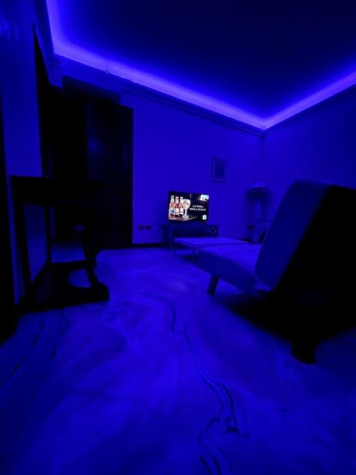 Apartment Under The Basilica Of Sant'Andrea มานโตวา ภายนอก รูปภาพ