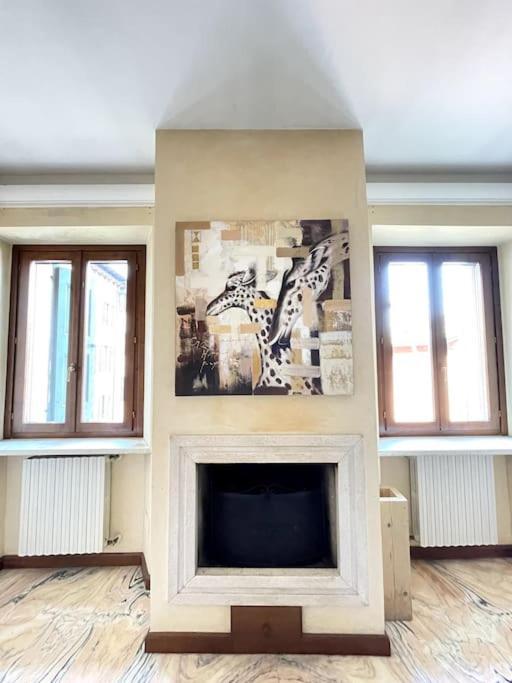 Apartment Under The Basilica Of Sant'Andrea มานโตวา ภายนอก รูปภาพ