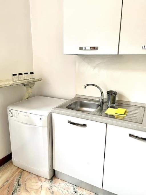 Apartment Under The Basilica Of Sant'Andrea มานโตวา ภายนอก รูปภาพ